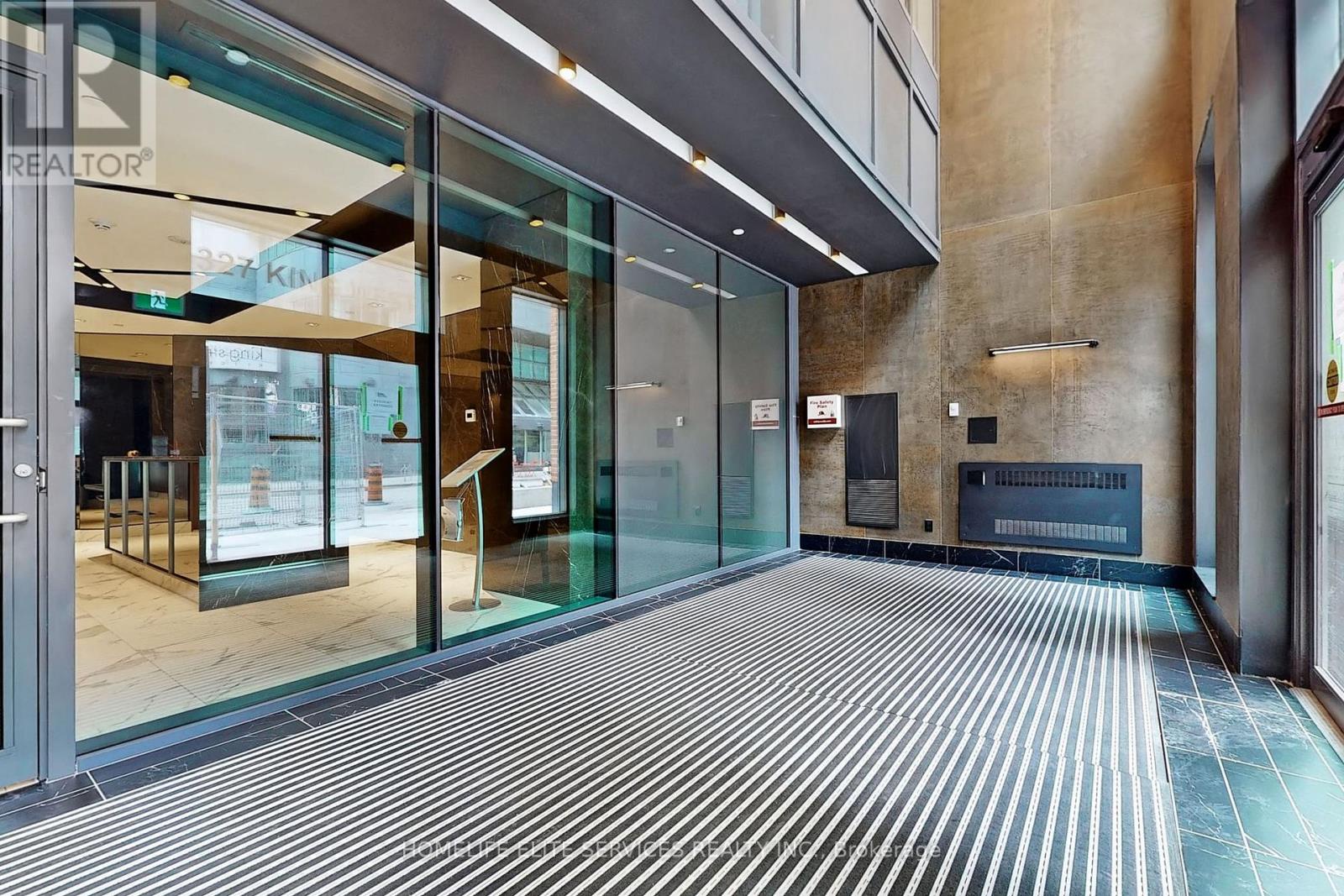 702 - 327 King Street W, Toronto (waterfront Communities), Ontario