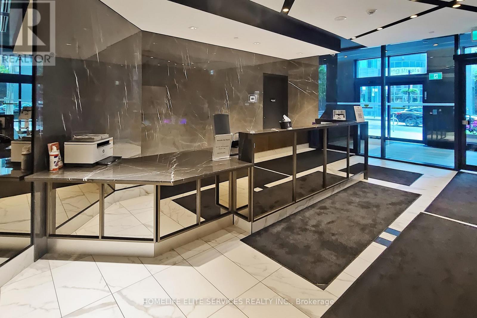 702 - 327 King Street W, Toronto (waterfront Communities), Ontario