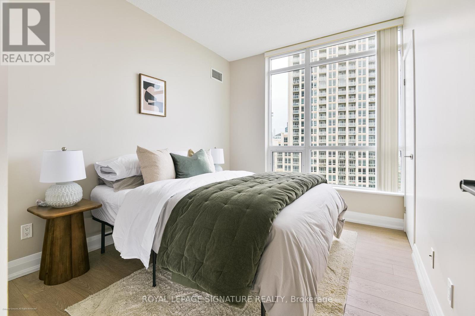 2104 - 215 Fort York Boulevard, Toronto (niagara), Ontario