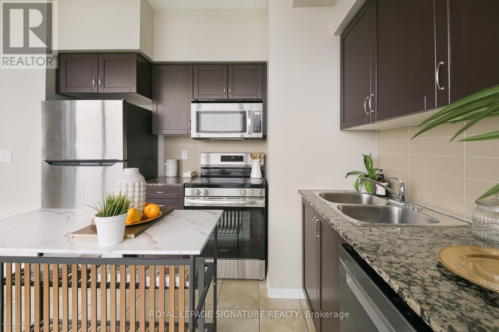 2104 - 215 Fort York Boulevard, Toronto (niagara), Ontario
