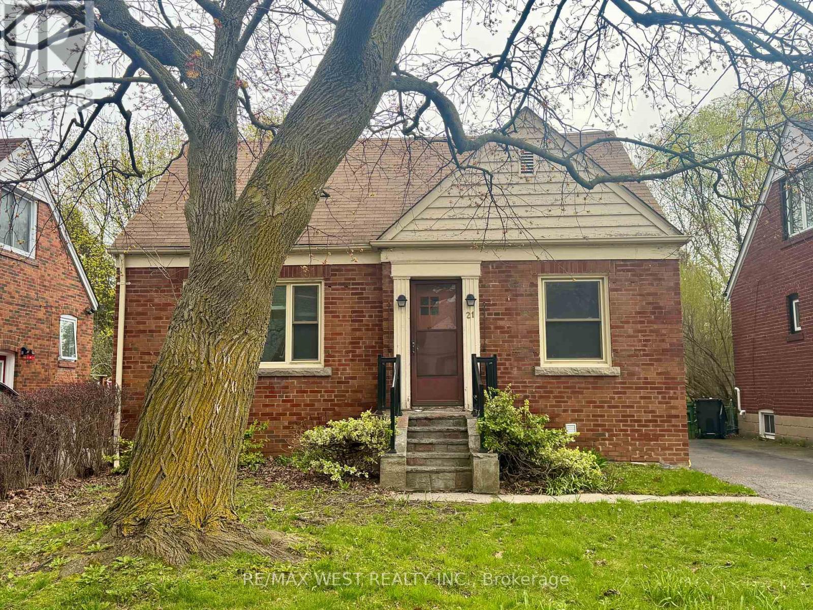 21 Plaxton Drive, Toronto (o'connor-parkview), Ontario