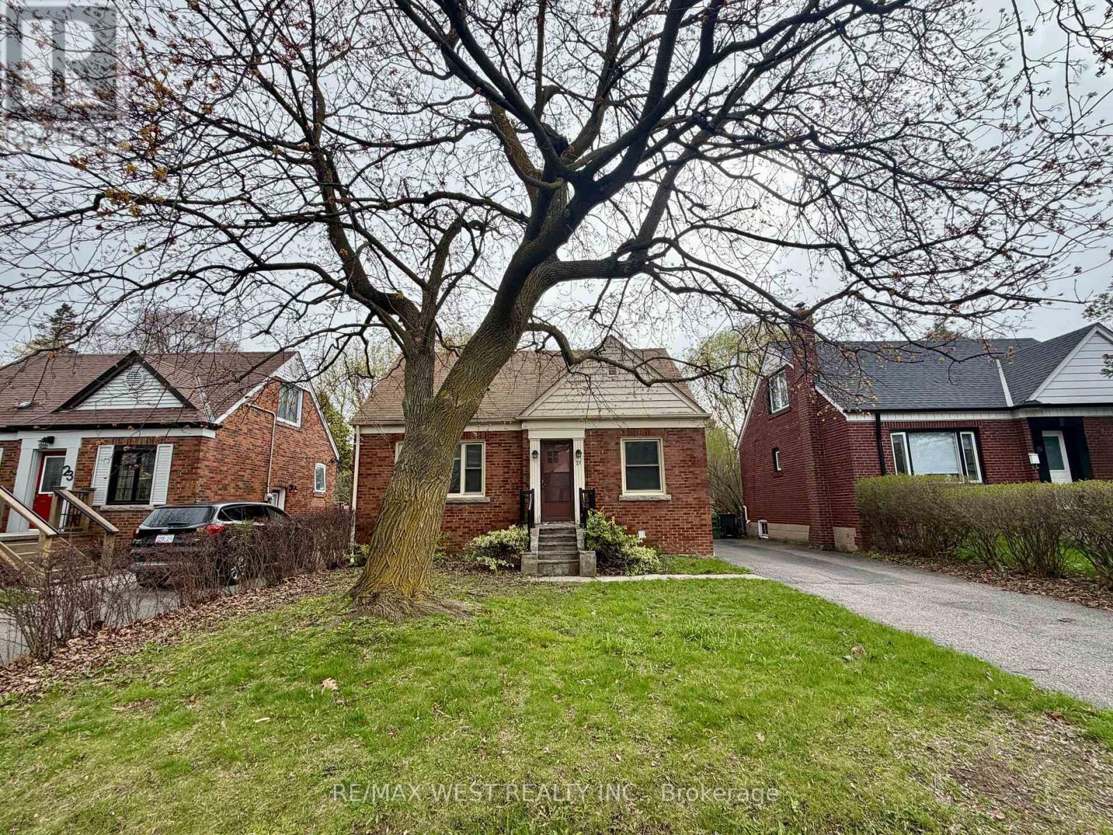 21 Plaxton Drive, Toronto (o'connor-parkview), Ontario