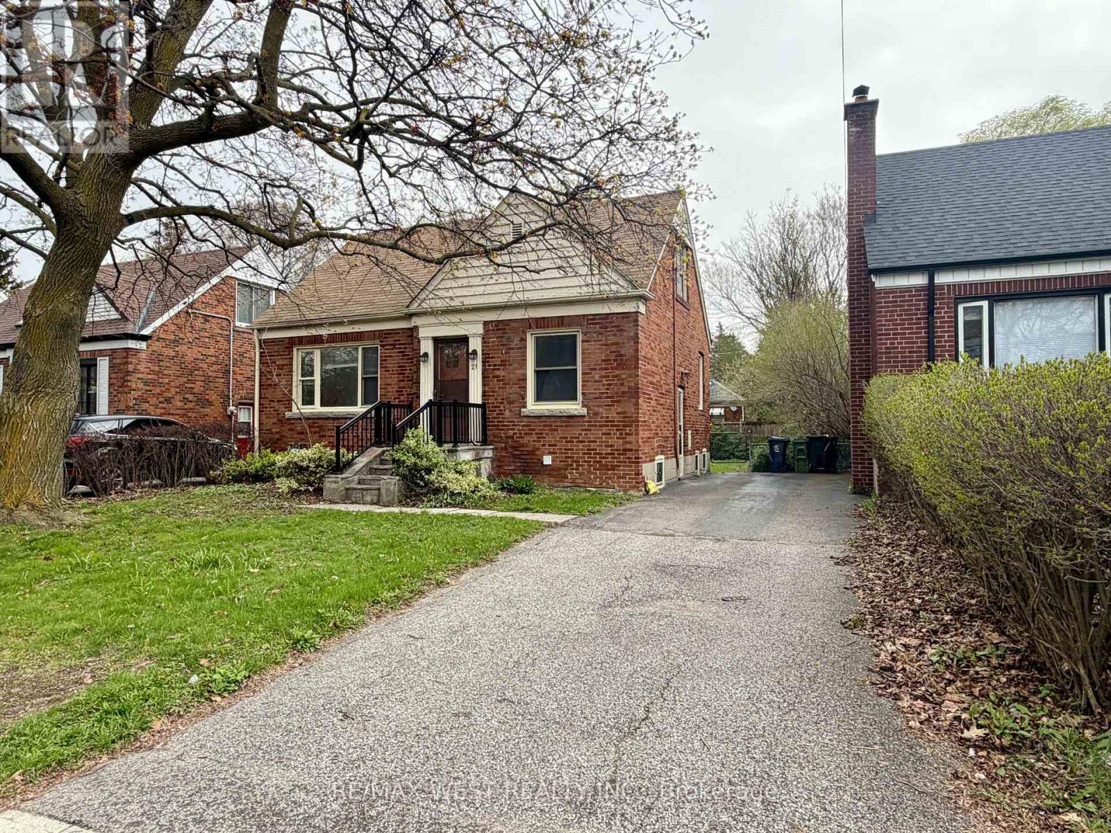21 Plaxton Drive, Toronto (o'connor-parkview), Ontario