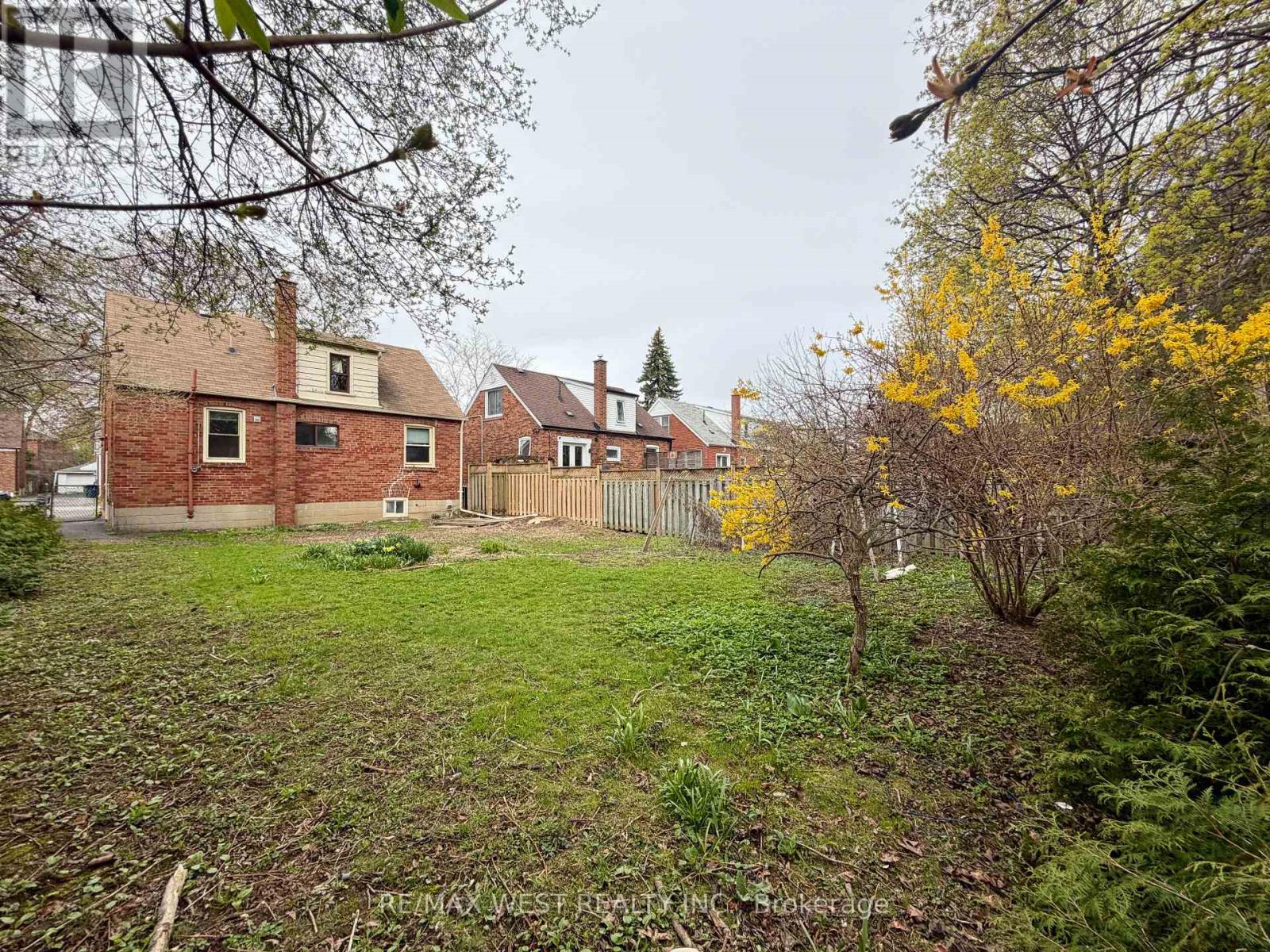 21 Plaxton Drive, Toronto (o'connor-parkview), Ontario