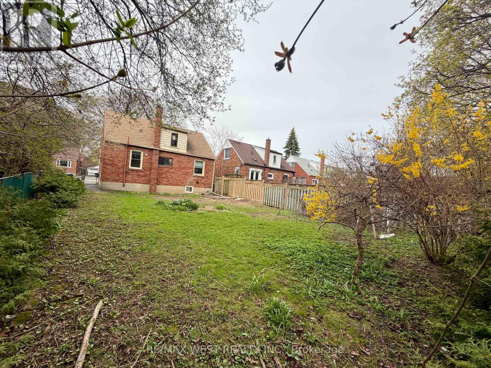 21 Plaxton Drive, Toronto (o'connor-parkview), Ontario
