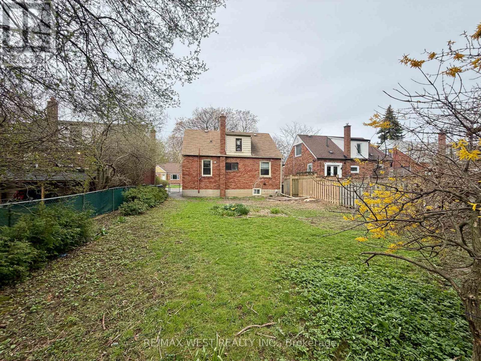 21 Plaxton Drive, Toronto (o'connor-parkview), Ontario