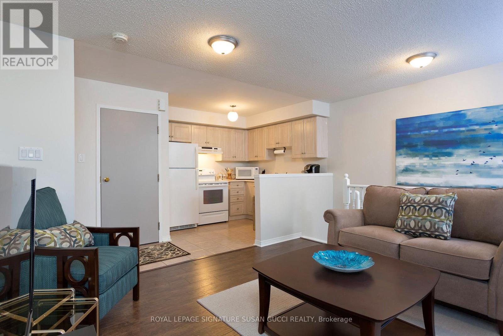 4 Blair Street, Toronto (o'connor-parkview), Ontario