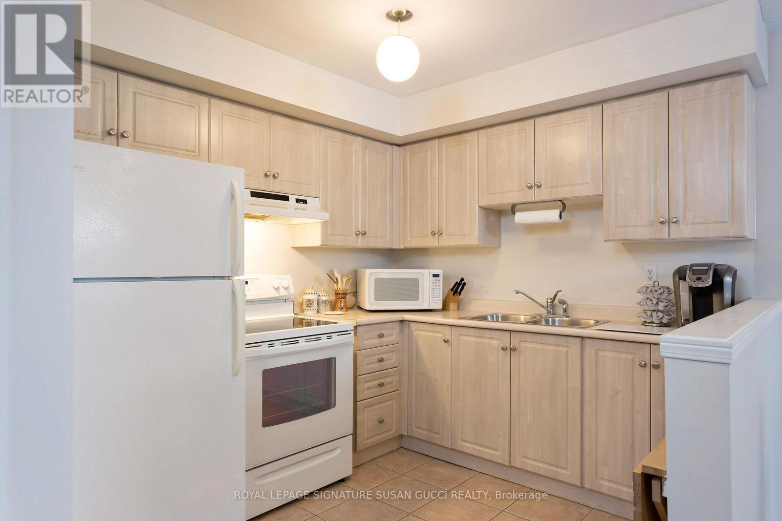 4 Blair Street, Toronto (o'connor-parkview), Ontario