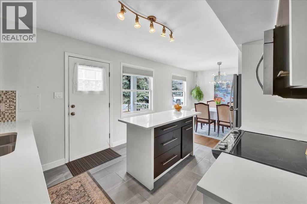 674 Regal Park Ne, Calgary, Alberta