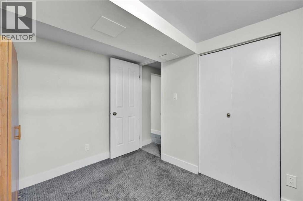 674 Regal Park Ne, Calgary, Alberta