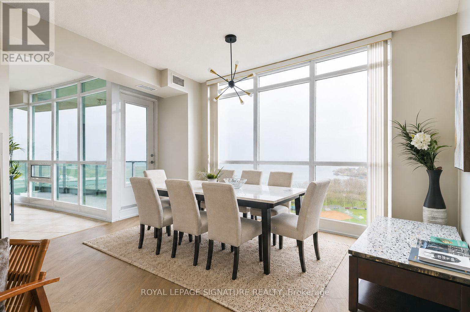 2104 - 215 Fort York Boulevard, Toronto (niagara), Ontario