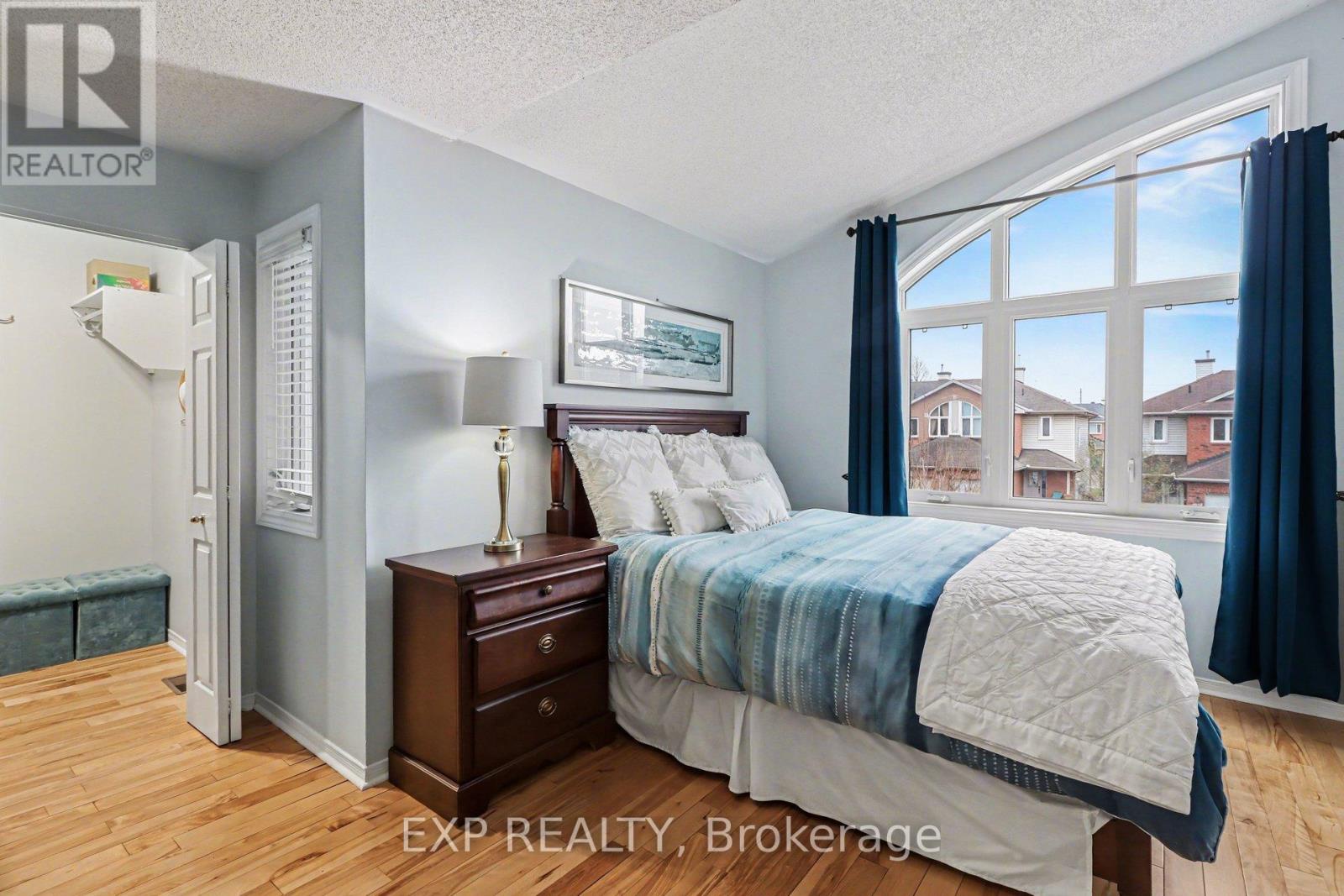 4303 Sunwood Crescent, Ottawa, Ontario