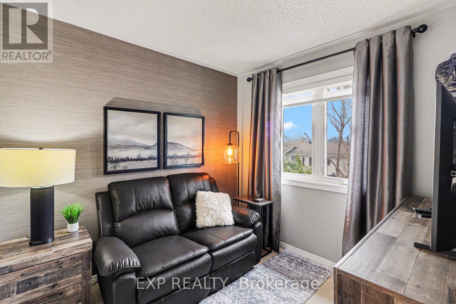 4303 Sunwood Crescent, Ottawa, Ontario