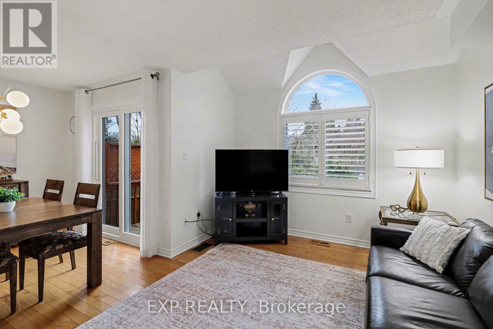 4303 Sunwood Crescent, Ottawa, Ontario