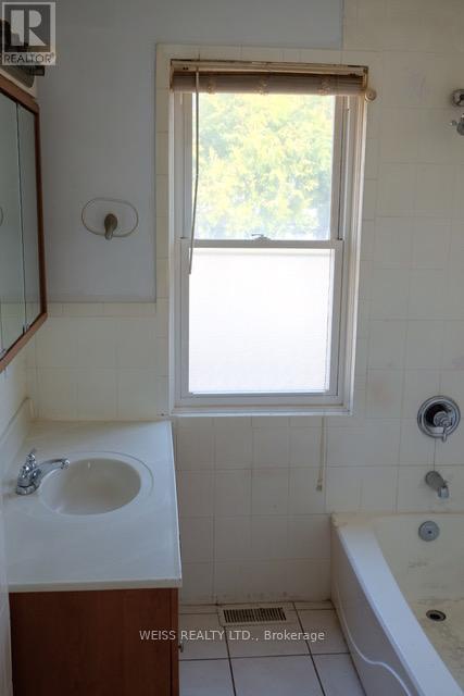 329 Talbot Street, Hamilton (mcquesten), Ontario