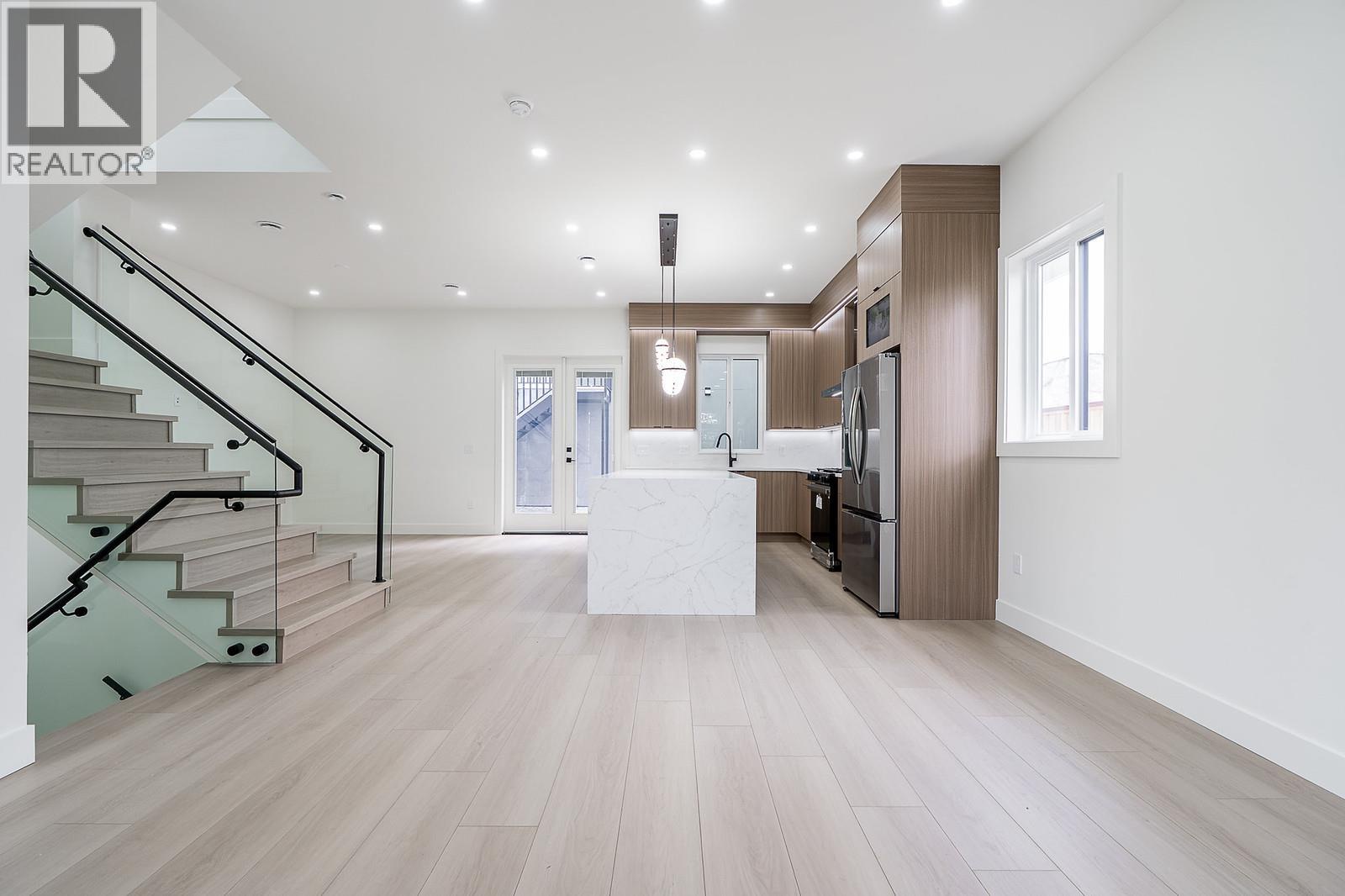 1 5953 Winch Street, Burnaby, British Columbia