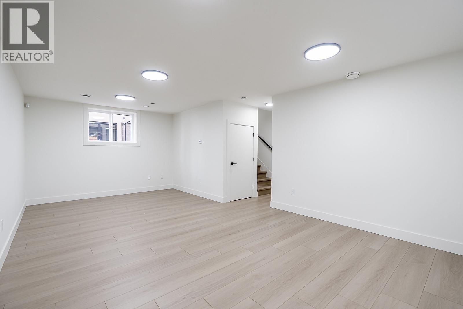 1 5953 Winch Street, Burnaby, British Columbia