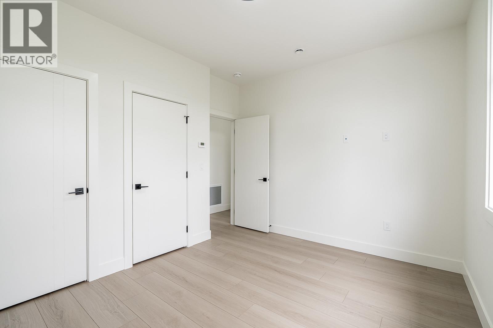 1 5953 Winch Street, Burnaby, British Columbia