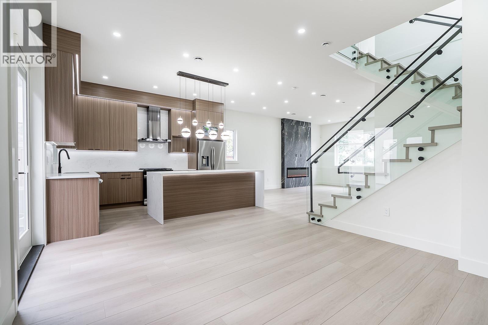1 5953 Winch Street, Burnaby, British Columbia