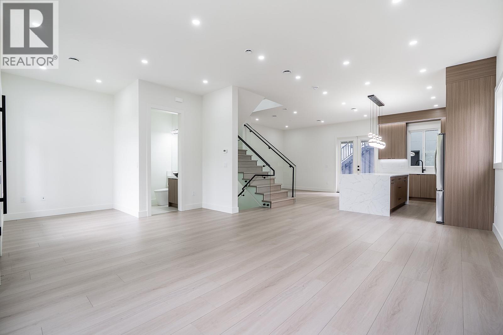 1 5953 Winch Street, Burnaby, British Columbia