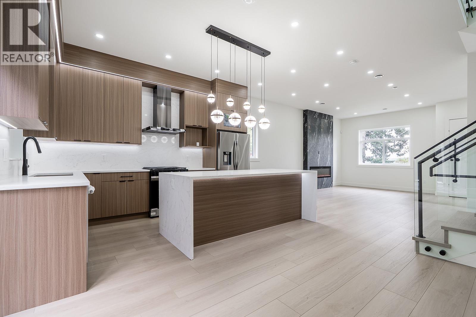 1 5953 Winch Street, Burnaby, British Columbia