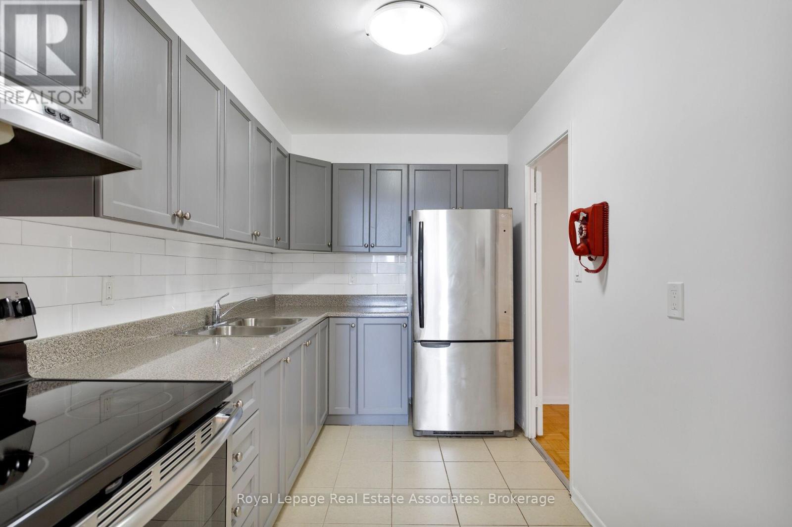 1710 - 5 Massey Square, Toronto (crescent Town), Ontario