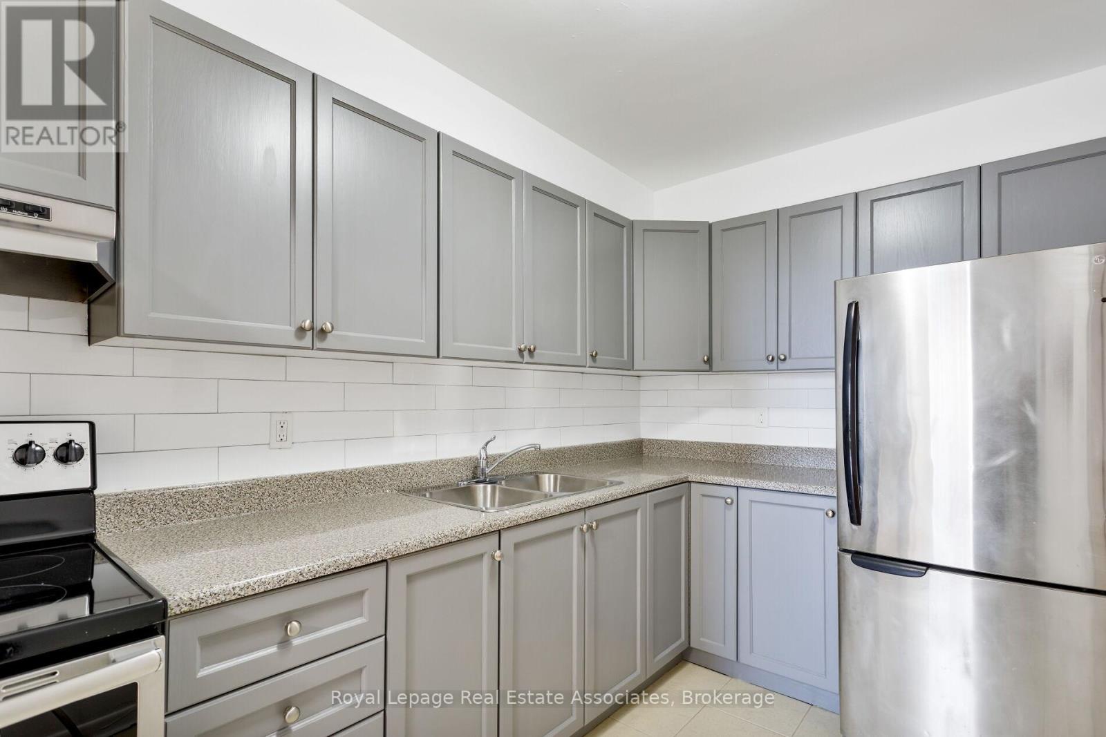 1710 - 5 Massey Square, Toronto (crescent Town), Ontario