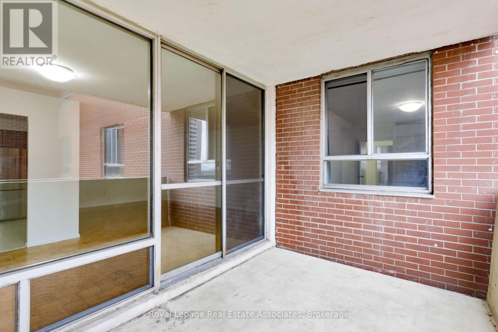 1710 - 5 Massey Square, Toronto (crescent Town), Ontario