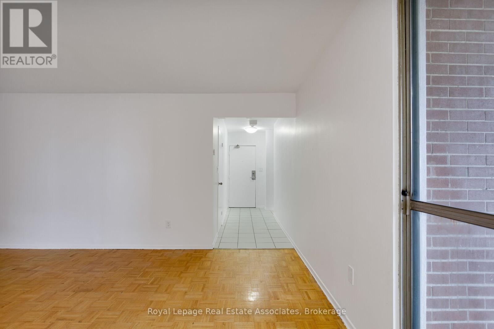 1710 - 5 Massey Square, Toronto (crescent Town), Ontario