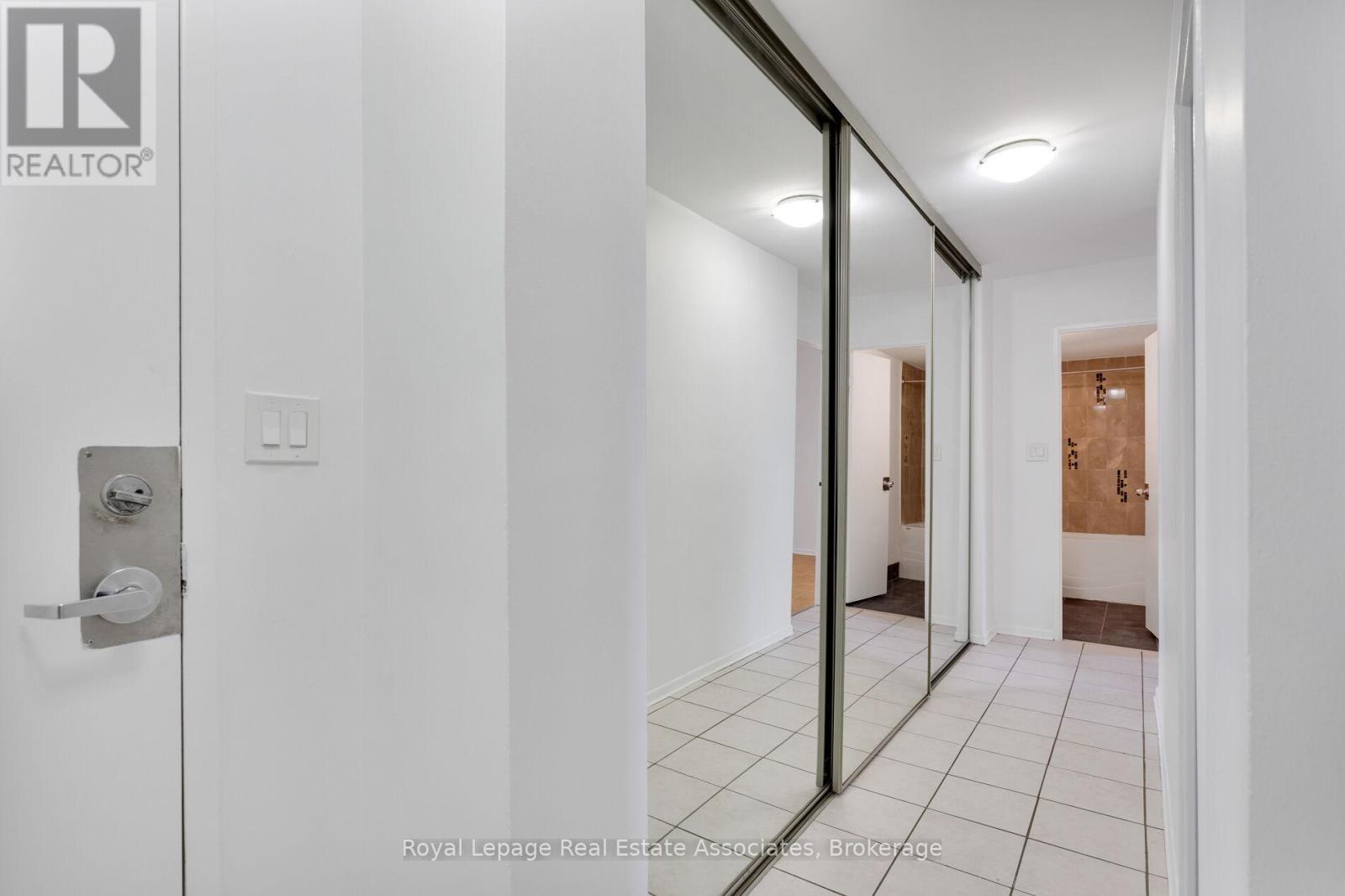 1710 - 5 Massey Square, Toronto (crescent Town), Ontario