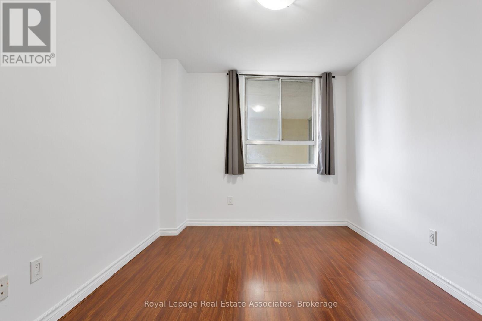 1710 - 5 Massey Square, Toronto (crescent Town), Ontario