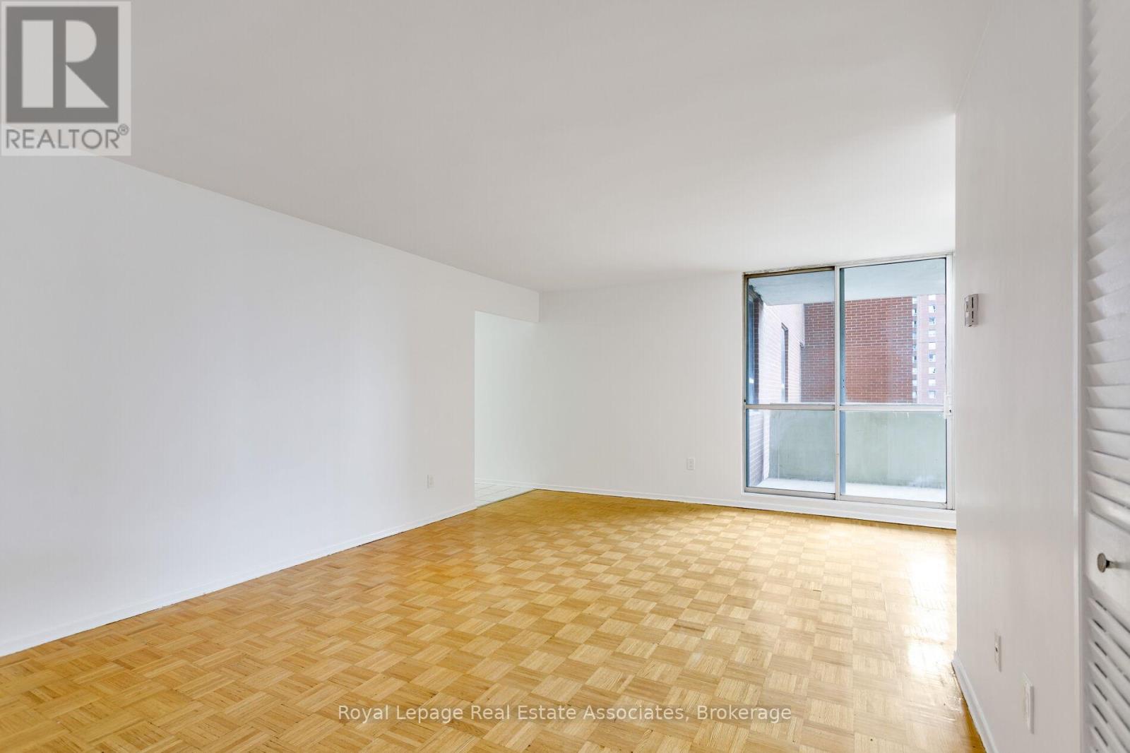 1710 - 5 Massey Square, Toronto (crescent Town), Ontario