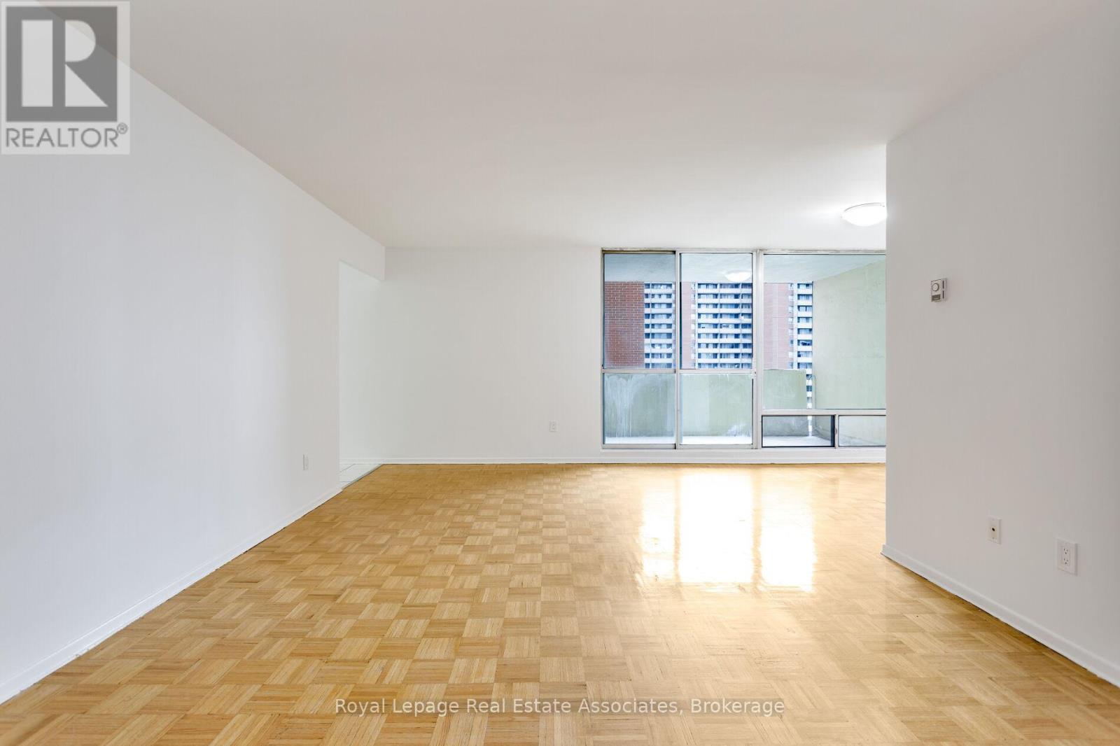 1710 - 5 Massey Square, Toronto (crescent Town), Ontario