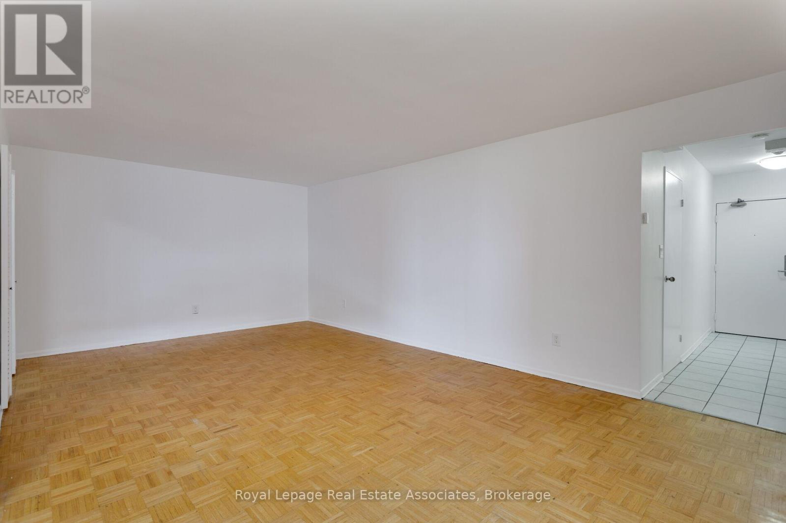 1710 - 5 Massey Square, Toronto (crescent Town), Ontario