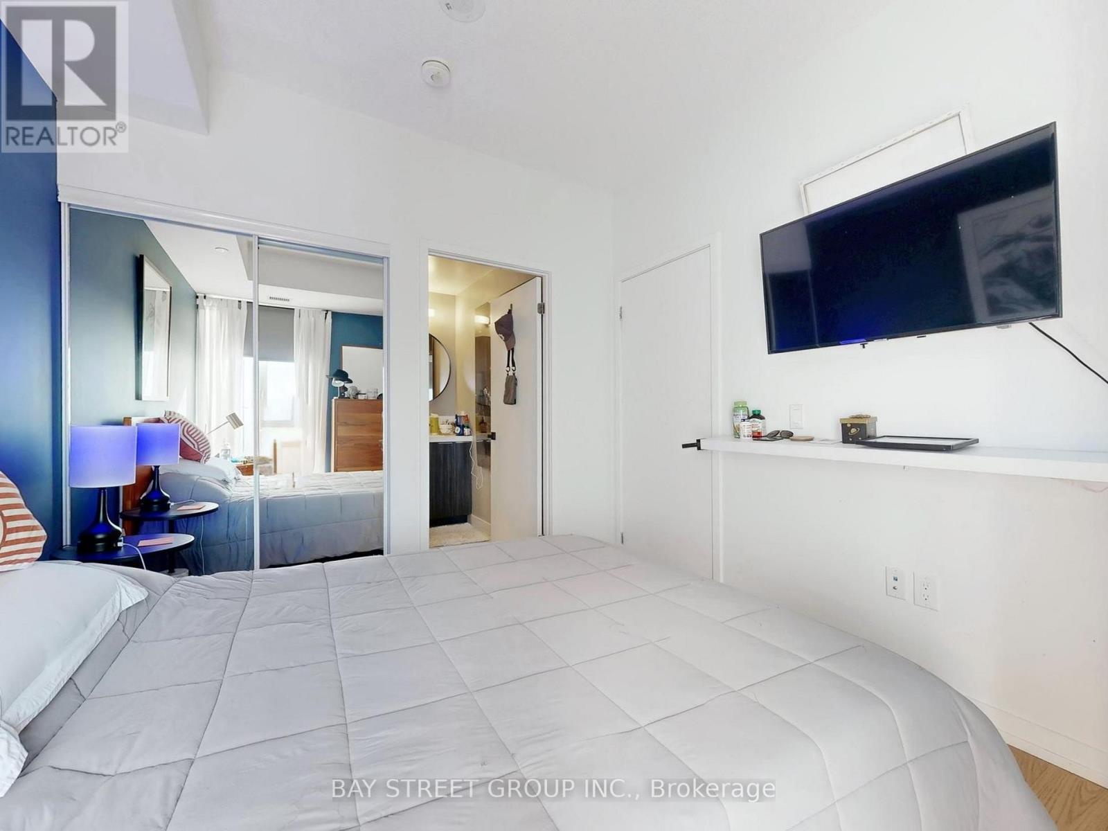 2403 - 225 Sumach Street, Toronto (regent Park), Ontario