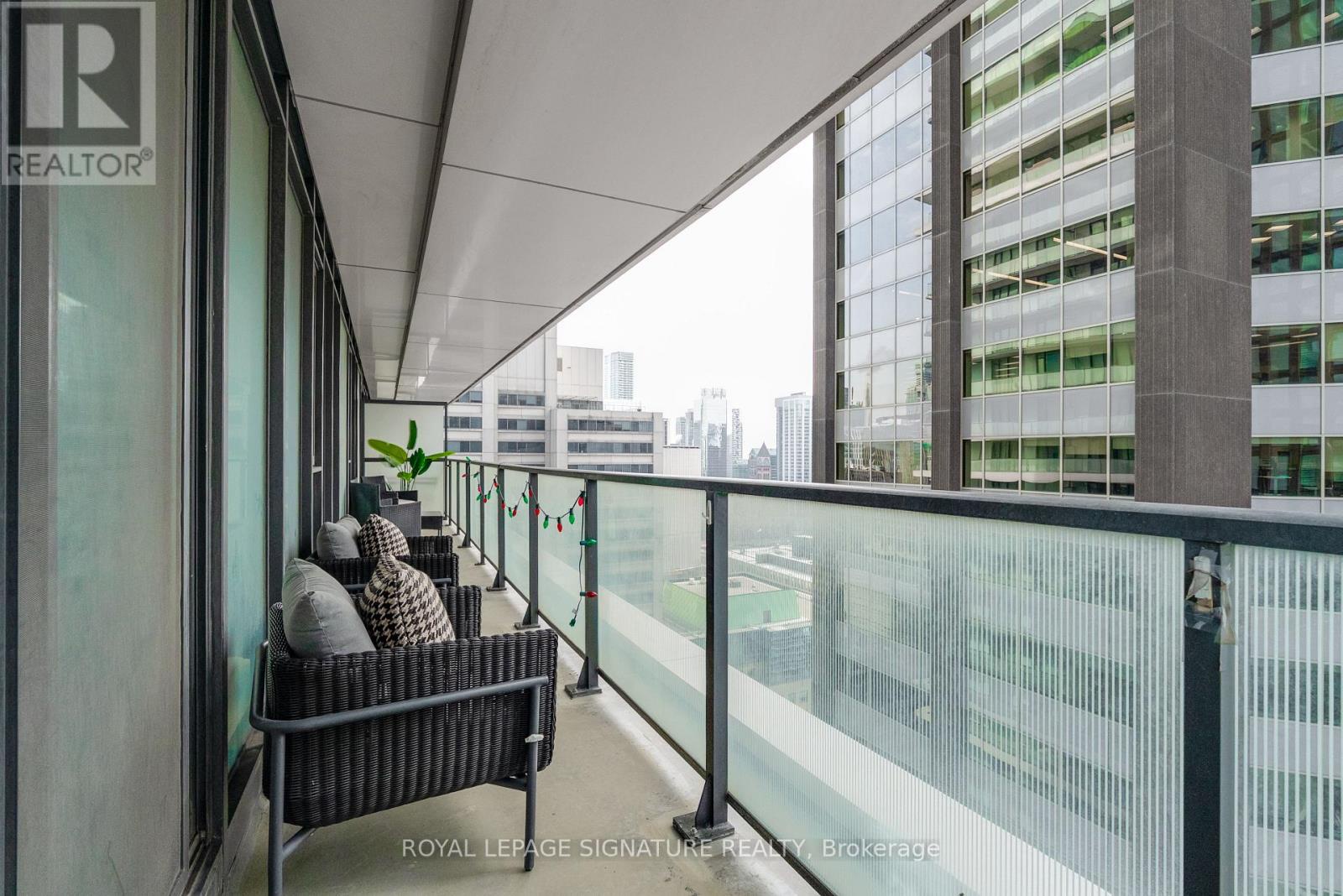 2503 - 426 University Avenue, Toronto (university), Ontario