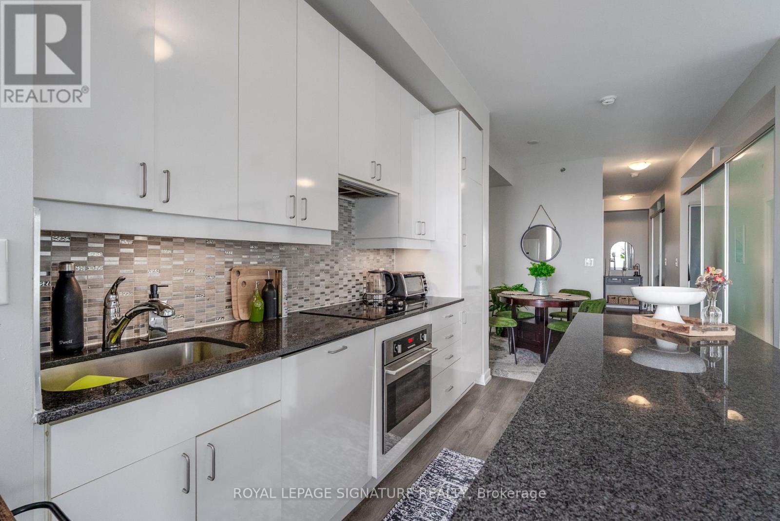2503 - 426 University Avenue, Toronto (university), Ontario