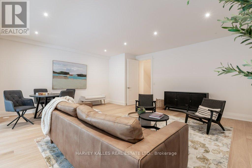 32 Evergreen Gardens, Toronto (leaside), Ontario