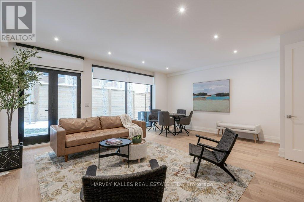 32 Evergreen Gardens, Toronto (leaside), Ontario