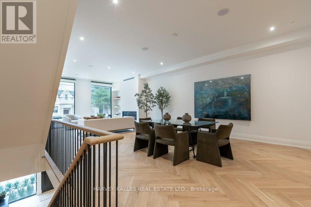 32 Evergreen Gardens, Toronto (leaside), Ontario