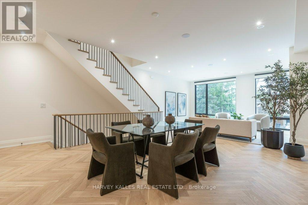 32 Evergreen Gardens, Toronto (leaside), Ontario