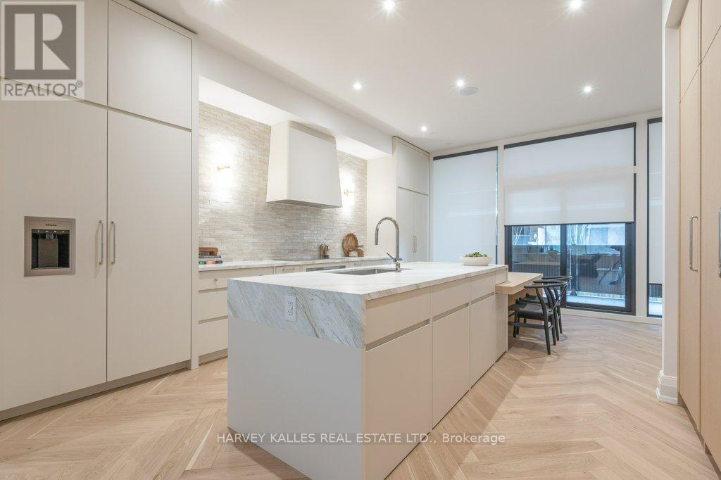 32 Evergreen Gardens, Toronto (leaside), Ontario