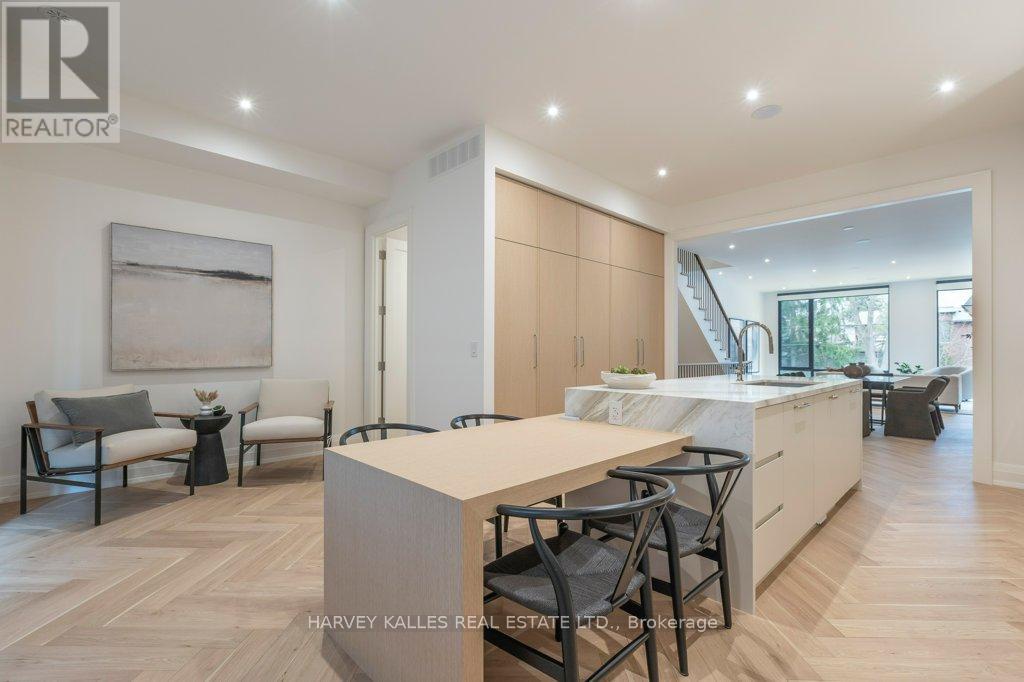32 Evergreen Gardens, Toronto (leaside), Ontario