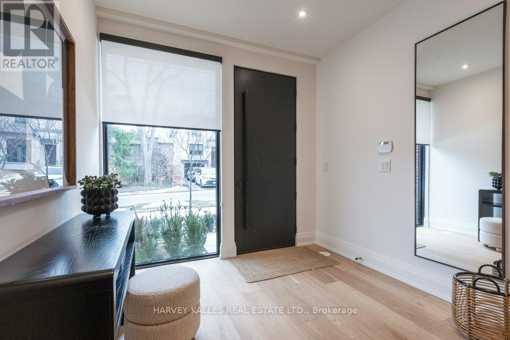 32 Evergreen Gardens, Toronto (leaside), Ontario