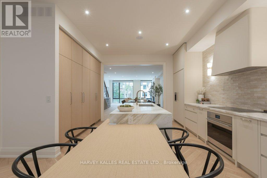 32 Evergreen Gardens, Toronto (leaside), Ontario