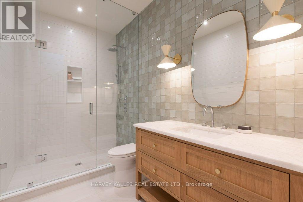 32 Evergreen Gardens, Toronto (leaside), Ontario