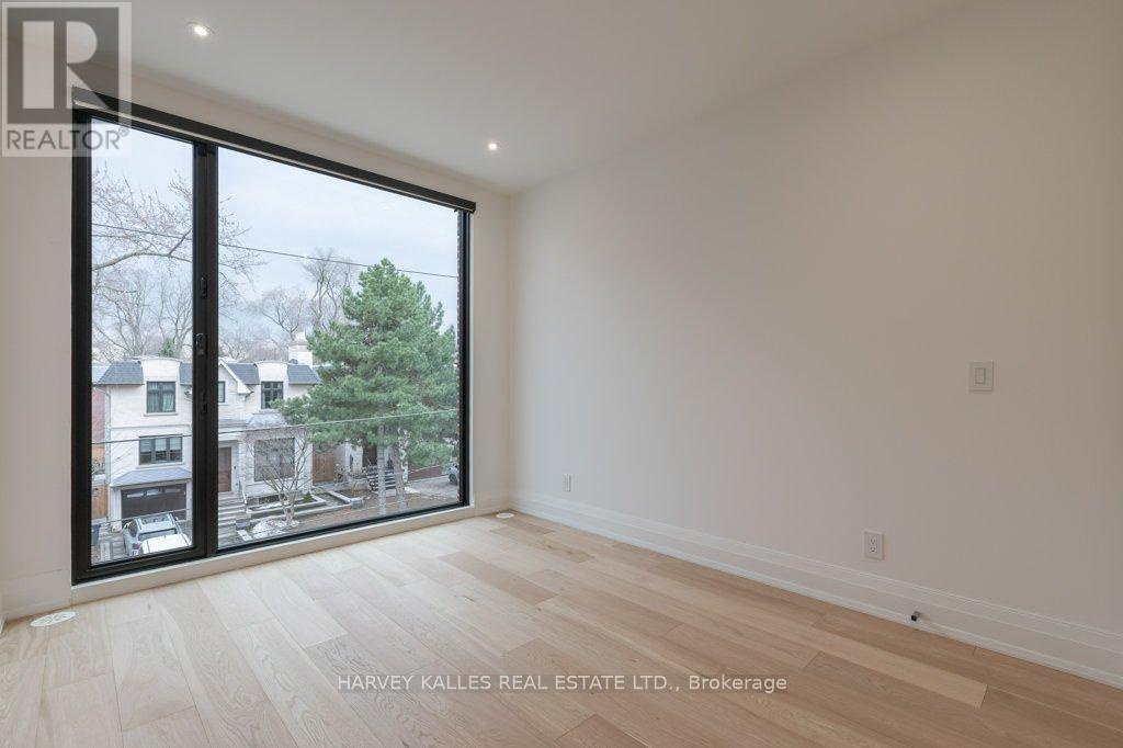 32 Evergreen Gardens, Toronto (leaside), Ontario