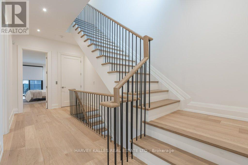 32 Evergreen Gardens, Toronto (leaside), Ontario