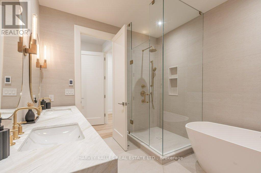 32 Evergreen Gardens, Toronto (leaside), Ontario