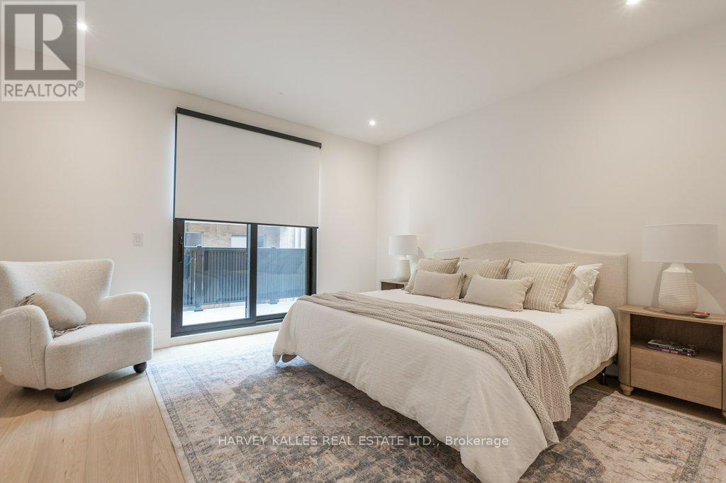 32 Evergreen Gardens, Toronto (leaside), Ontario